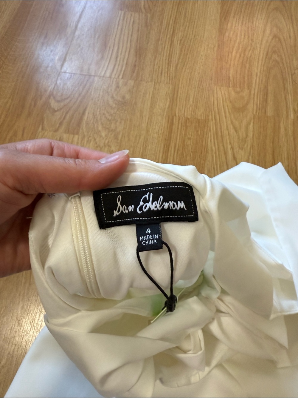 Sam Edelman Classic White Sleeveless Bow Back Sheath Dress - Size 4 ( NWT ) - Picture 9 of 15